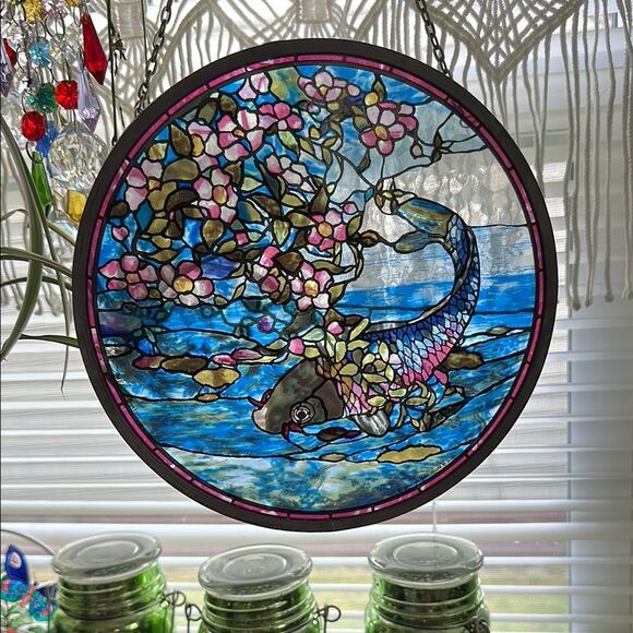 MFA, Boston Glass Water Lillies & Koi Round
Diameter Suncatcher Metal Frame - Picture 1 of 17